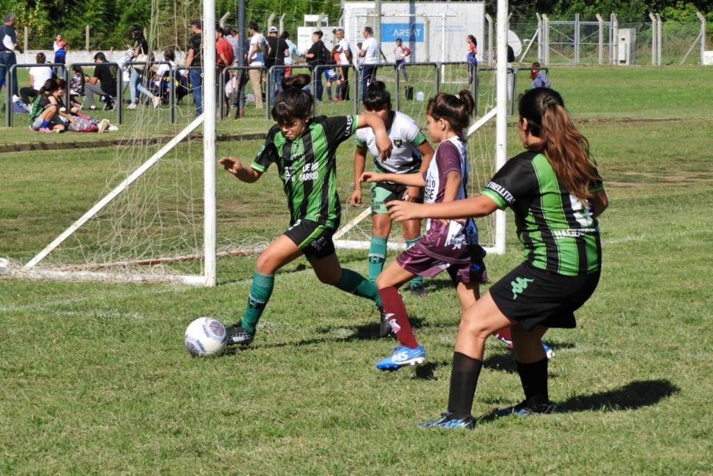 Más de 400 mujeres participan de la Liga Municipal de Fútbol Femenino