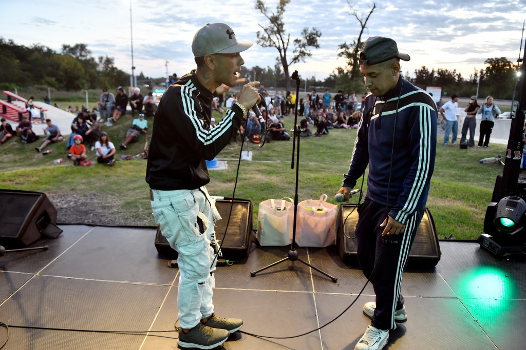 Juventudes: Festival por el Día del Amigo en la plazoleta Antigua Estación Basílica