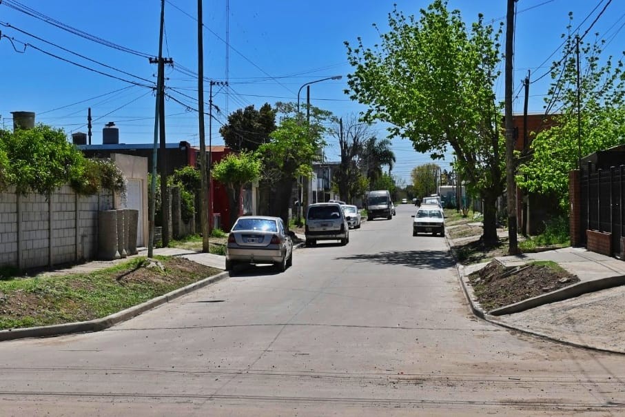  Se habilitaron las tres nuevas cuadras asfaltadas en el barrio Zapiola