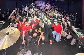 Miniaturas presentó “El Club de los Perdidos” en un Roxy con localidades agotadas