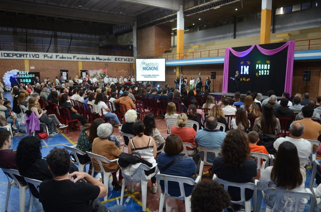 Se realizó el acto de cierre de ciclo lectivo y la muestra anual del Instituto Mignone