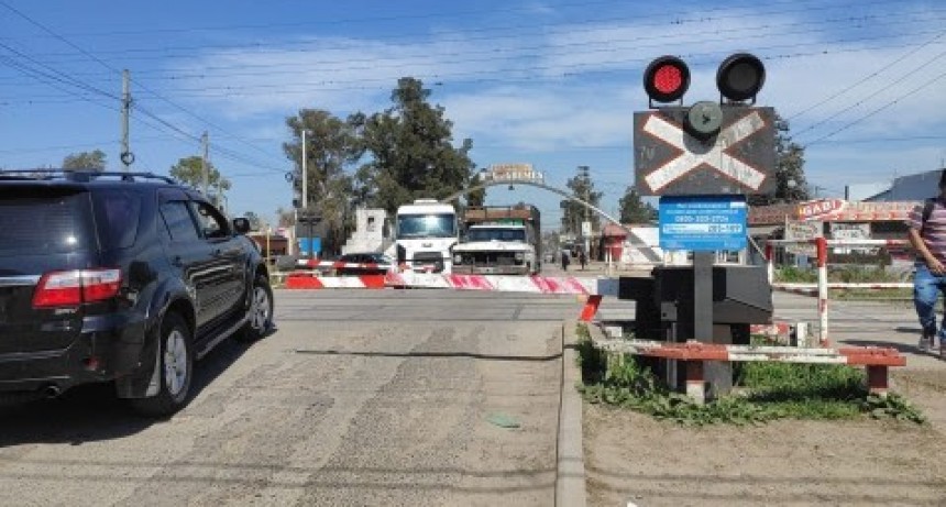 CERRARÁN TEMPORALMENTE EL PASO A NIVEL MUÑIZ DE LUJÁN POR LA COLOCACIÓN DE UNA NUEVA BARRERA COMANDADA ELÉCTRICAMENTE