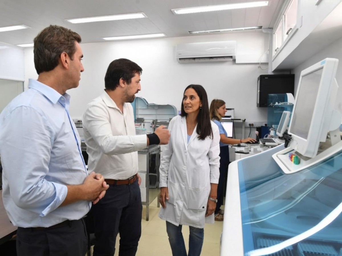 Nuevo Laboratorio del Hospital: el Intendente y el Ministro Kreplak recorrieron las instalaciones
