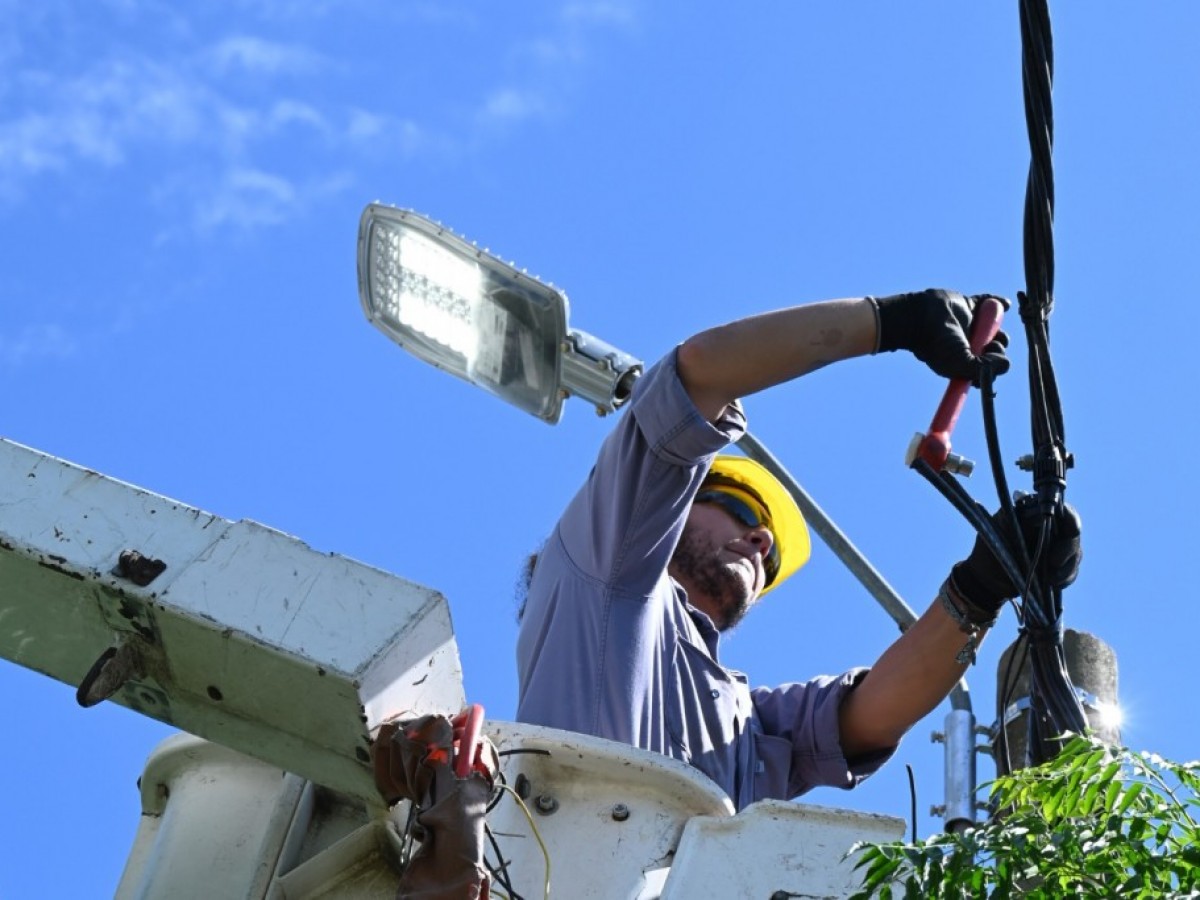 El Municipio instala nuevas luces LED en el barrio La Palomita 