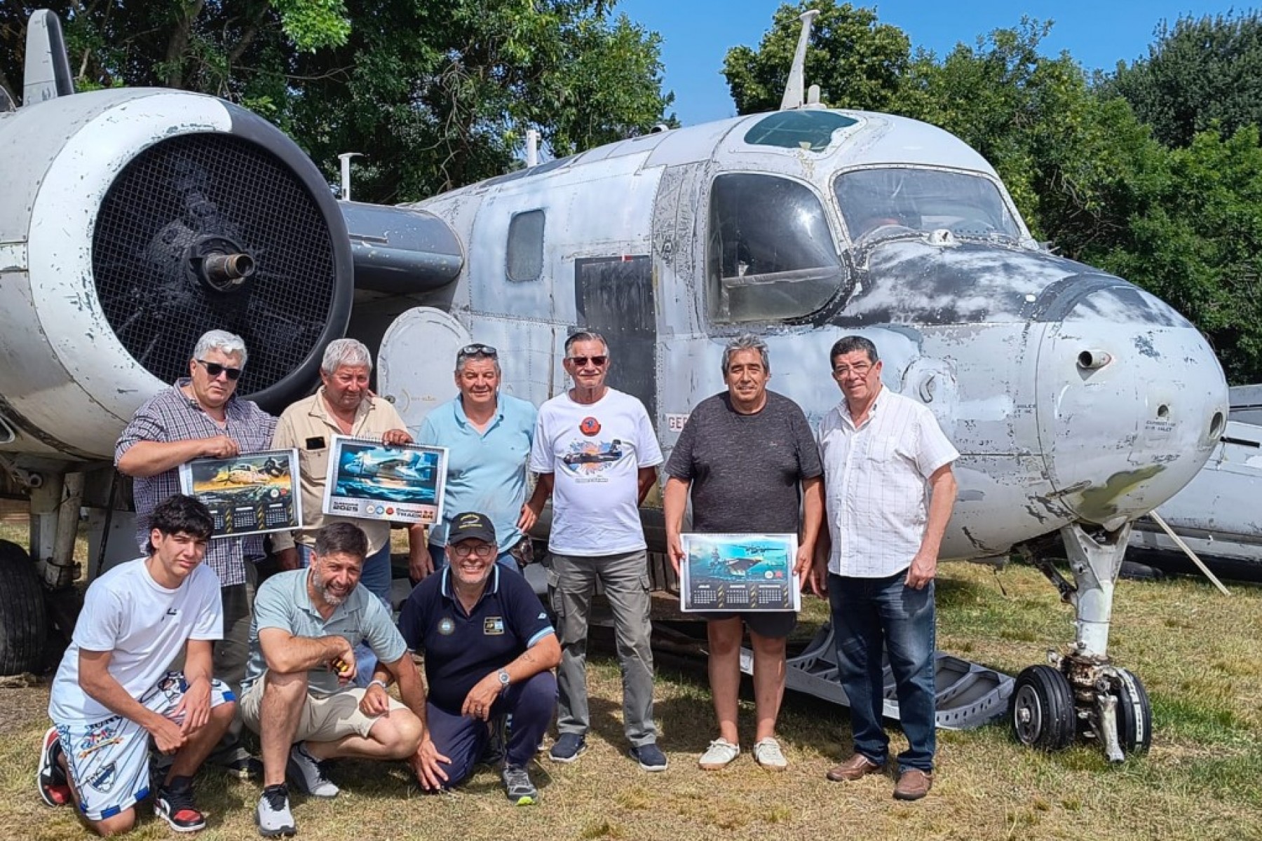 Avanzan los trabajos de recuperación del avión histórico Grumman Tracker S-2G