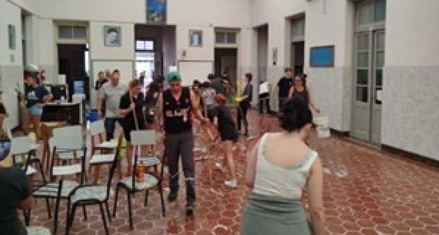EL IMPACTO DE LA INUNDACIÓN EN LOS COLEGIOS DE BAHÍA BLANCA: EL LENTO Y TRABAJOSO RETORNO A NORMALIDAD EDUCATIVA