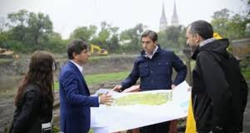 Boto y Kicillof recorrieron las obras de readecuación del río Luján