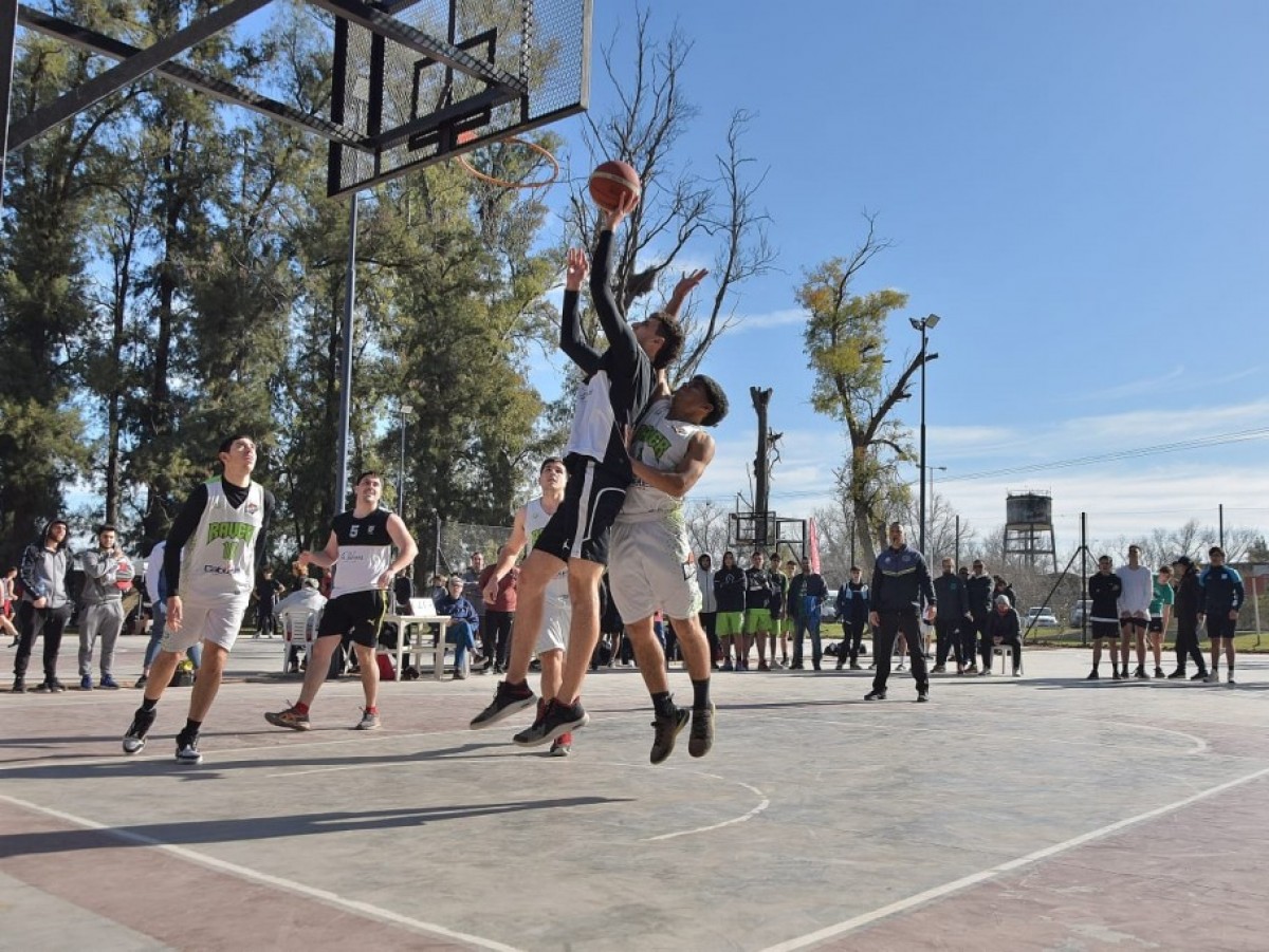 Torneo de Básquet 3x3 para festejar un nuevo aniversario de las canchas públicas