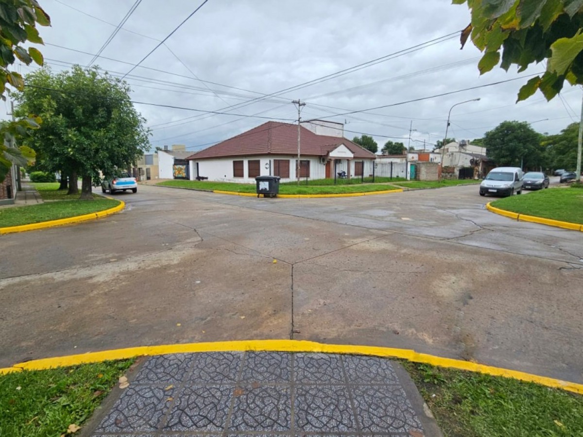 Trabajos de demarcación vial en el barrio El Mirador