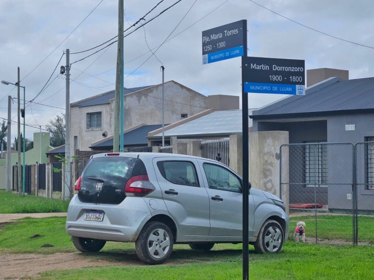 El Municipio instala nomencladores de calles en barrio San Juan de Dios