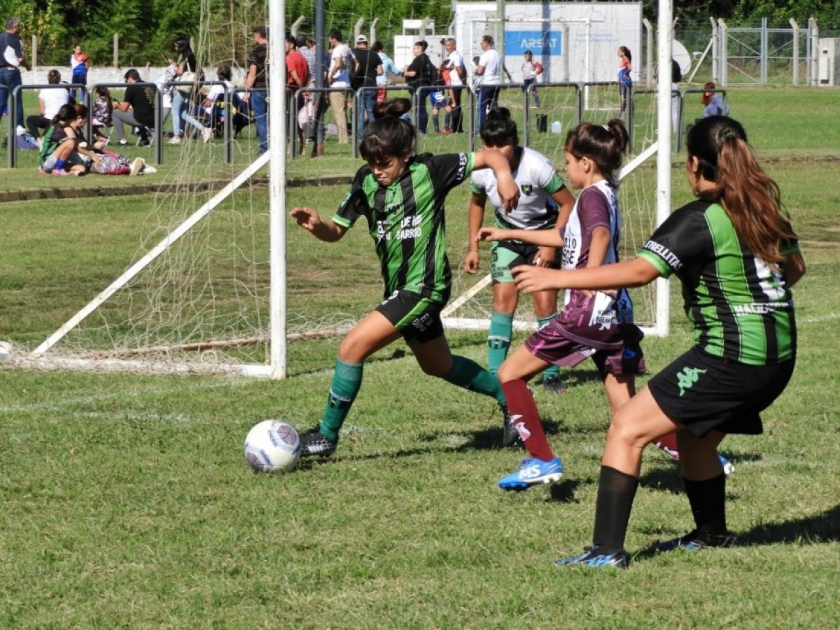 Más de 400 mujeres participan de la Liga Municipal de Fútbol Femenino