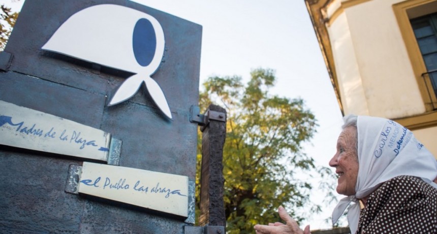 Jornada en homenaje a las Madres de Plaza de Mayo en el Museo Udaondo