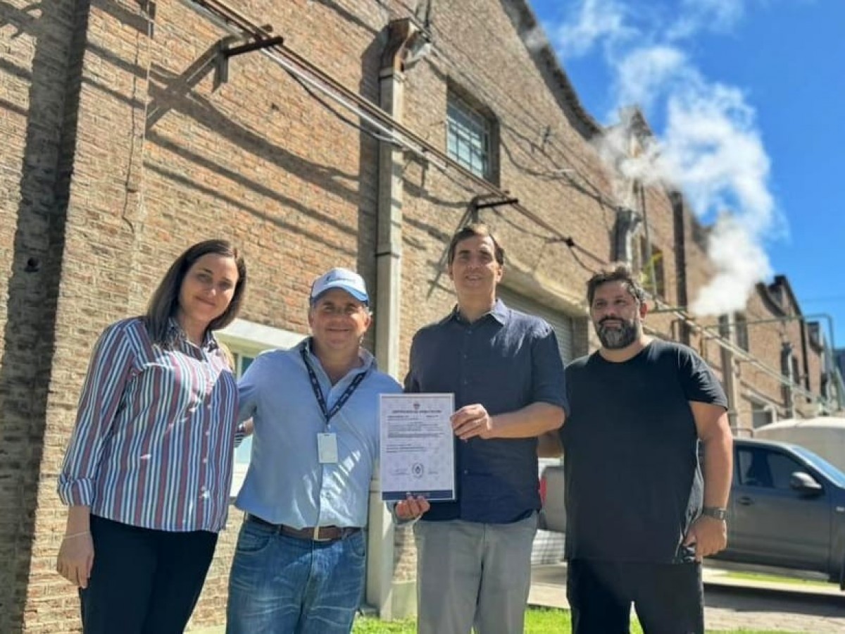 El Intendente entregó habilitaciones definitivas a dos importantes empresas  