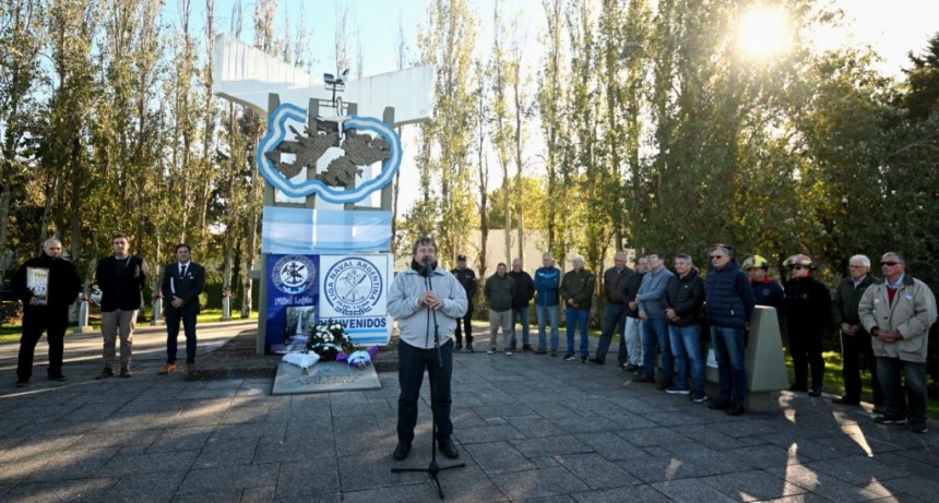 Acto por el 42 aniversario del hundimiento del Crucero ARA General Belgrano