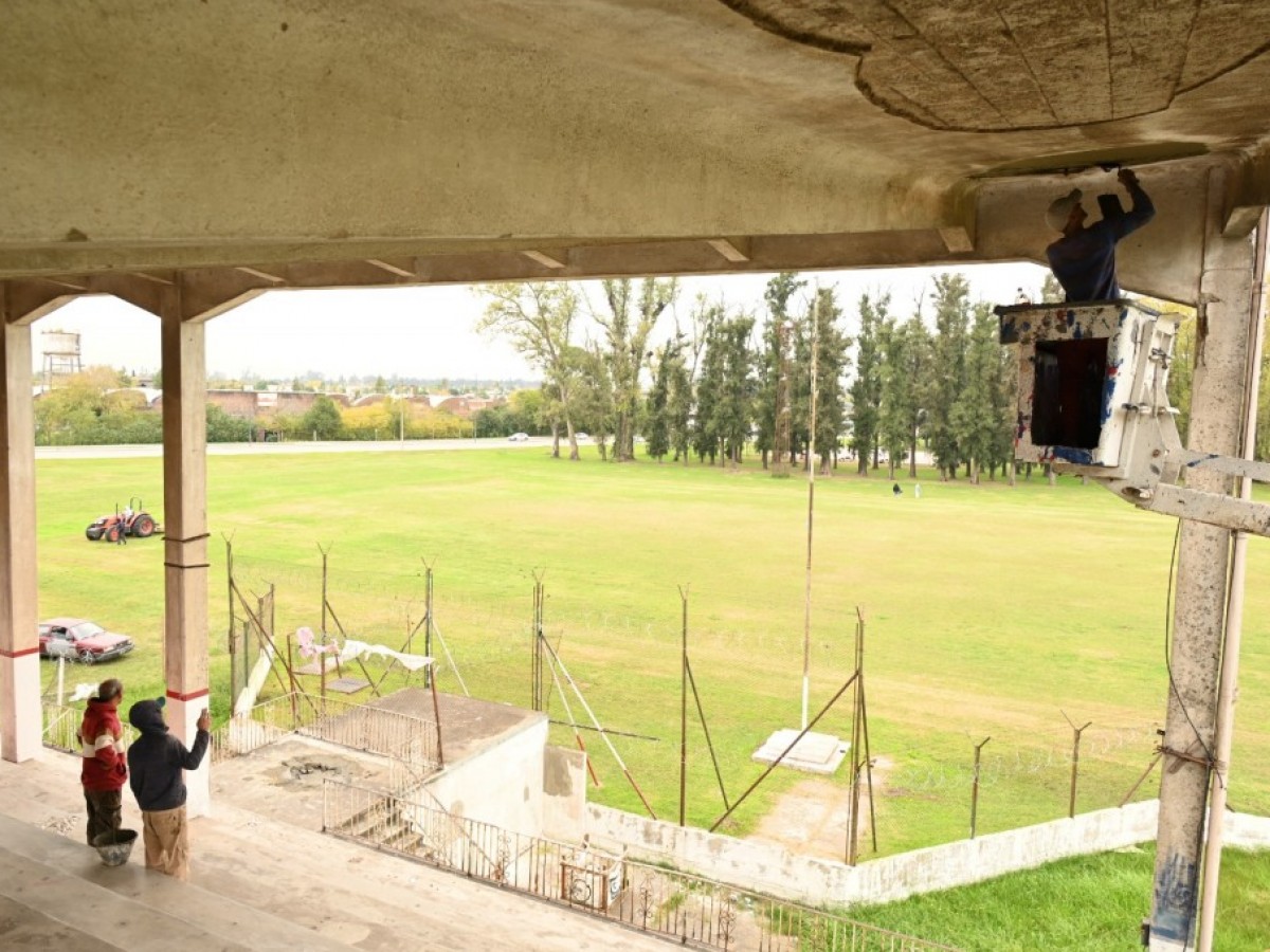 Trabajos de puesta en valor de la tribuna del ex Campo Municipal de Deportes
