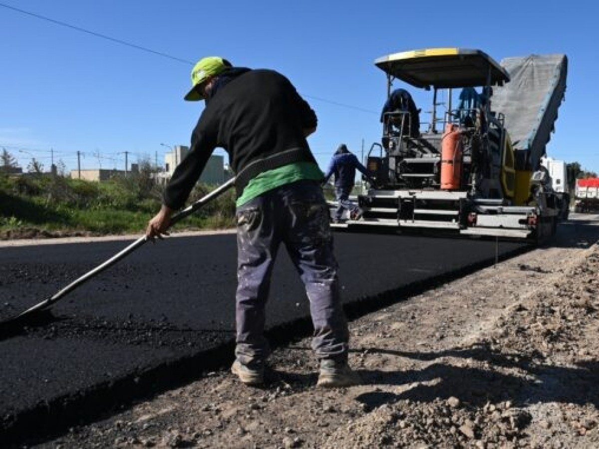 Avanza la pavimentación de más de 500 metros de la calle Kennedy