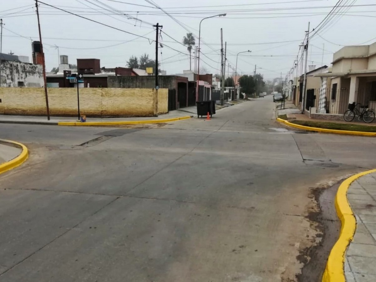Trabajos de demarcación vial en el barrio Zapiola