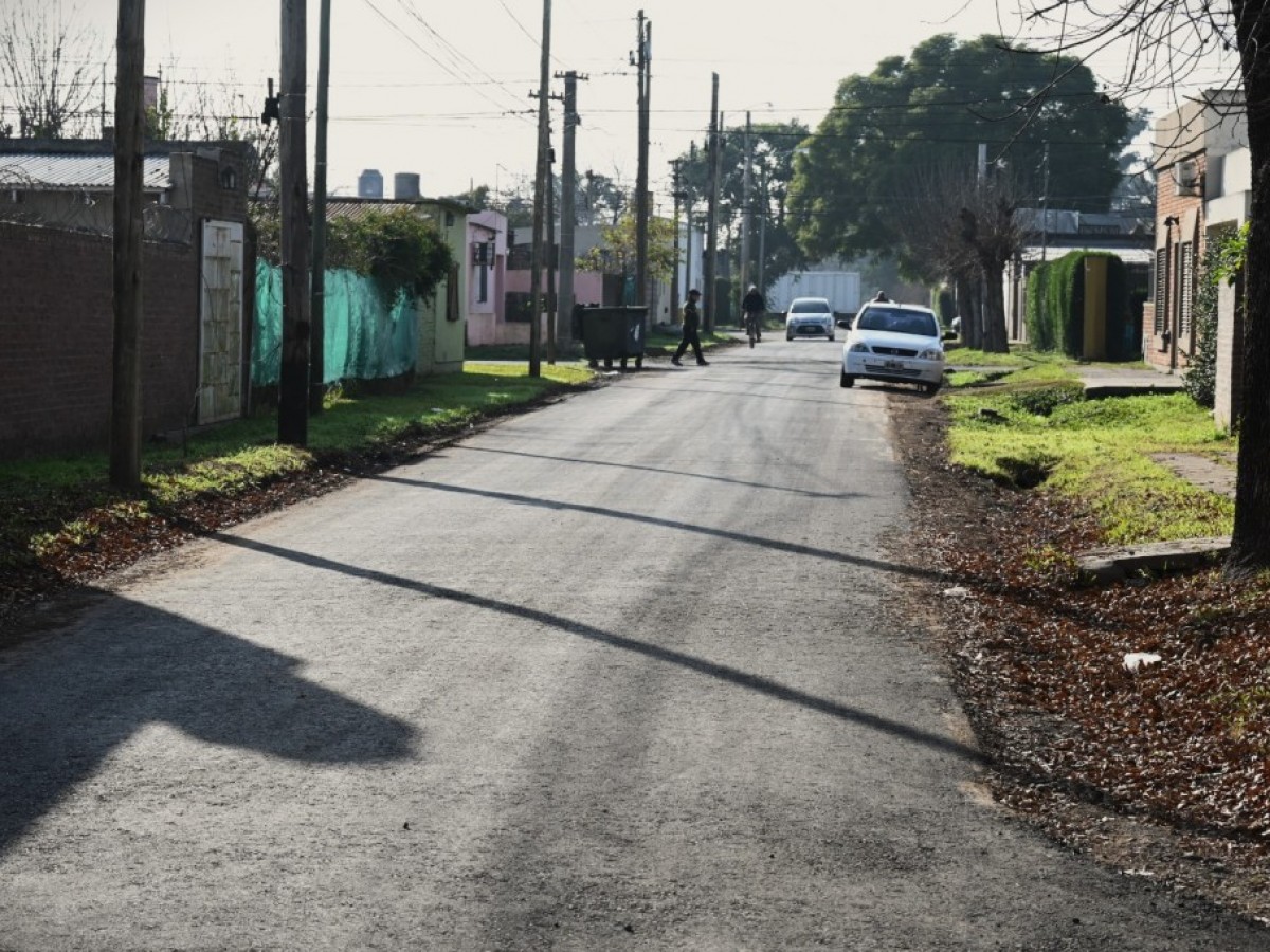 El Municipio pavimentó cinco nuevas cuadras en el barrio Zapiola