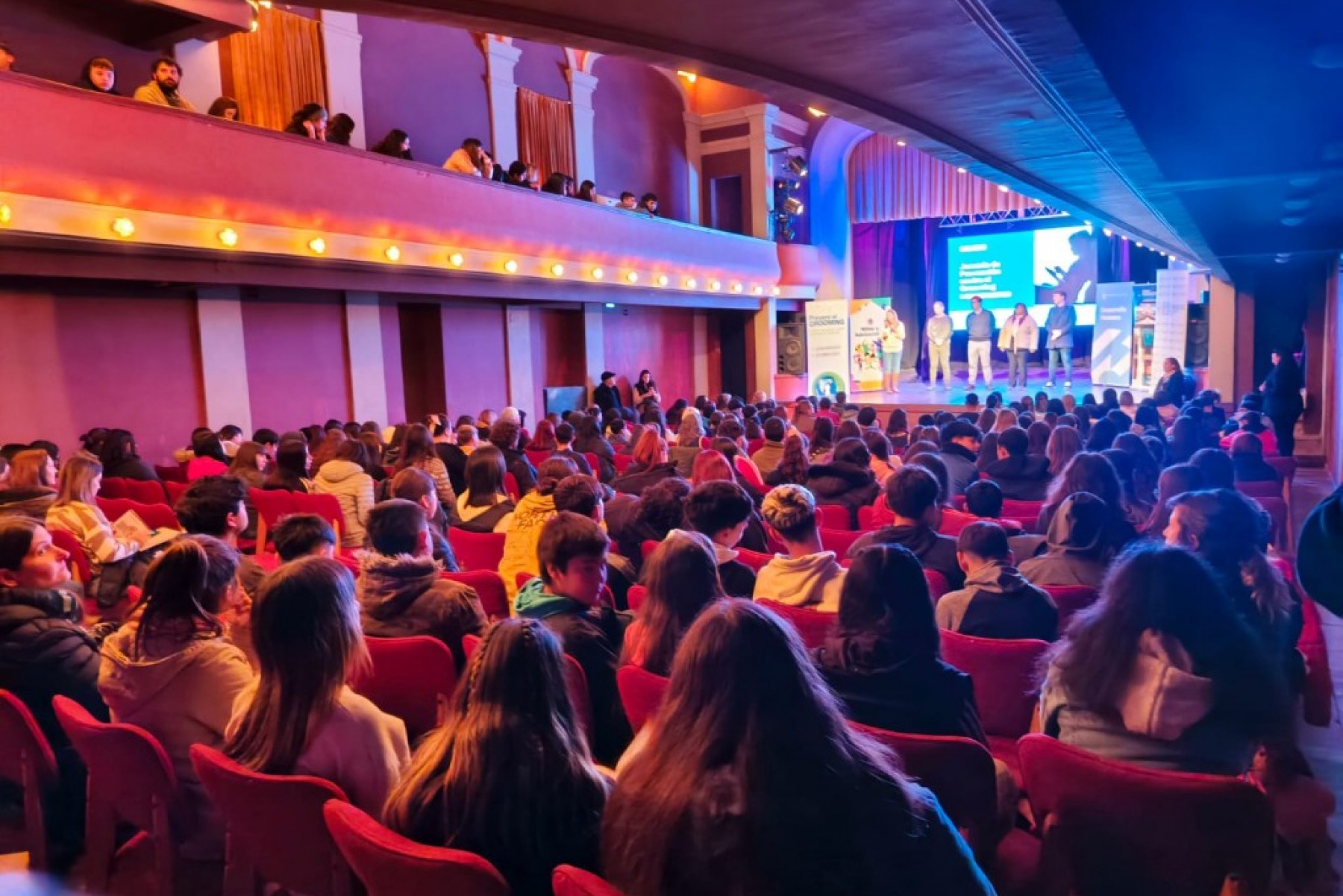 Más de 600 estudiantes participan de Jornadas de Prevención sobre el Grooming