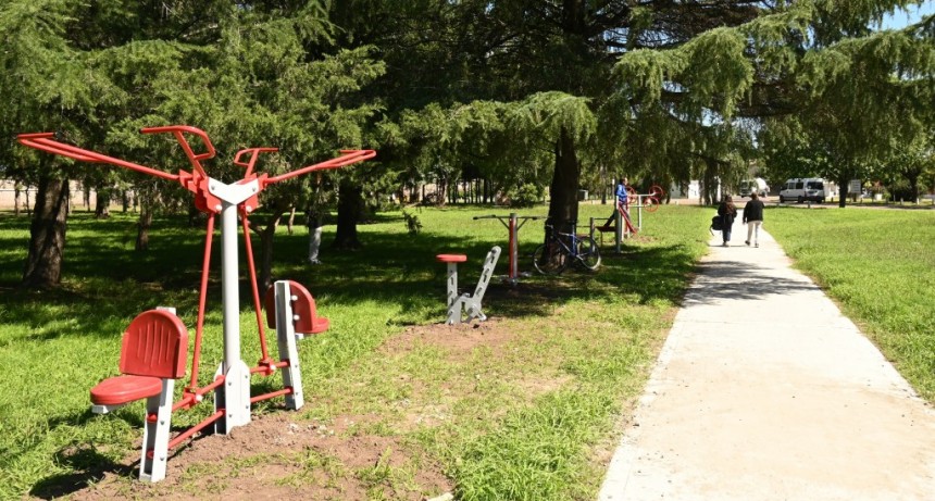 El Municipio comenzará una nueva etapa de instalación de juegos infantiles y mobiliario deportivo en plazas 