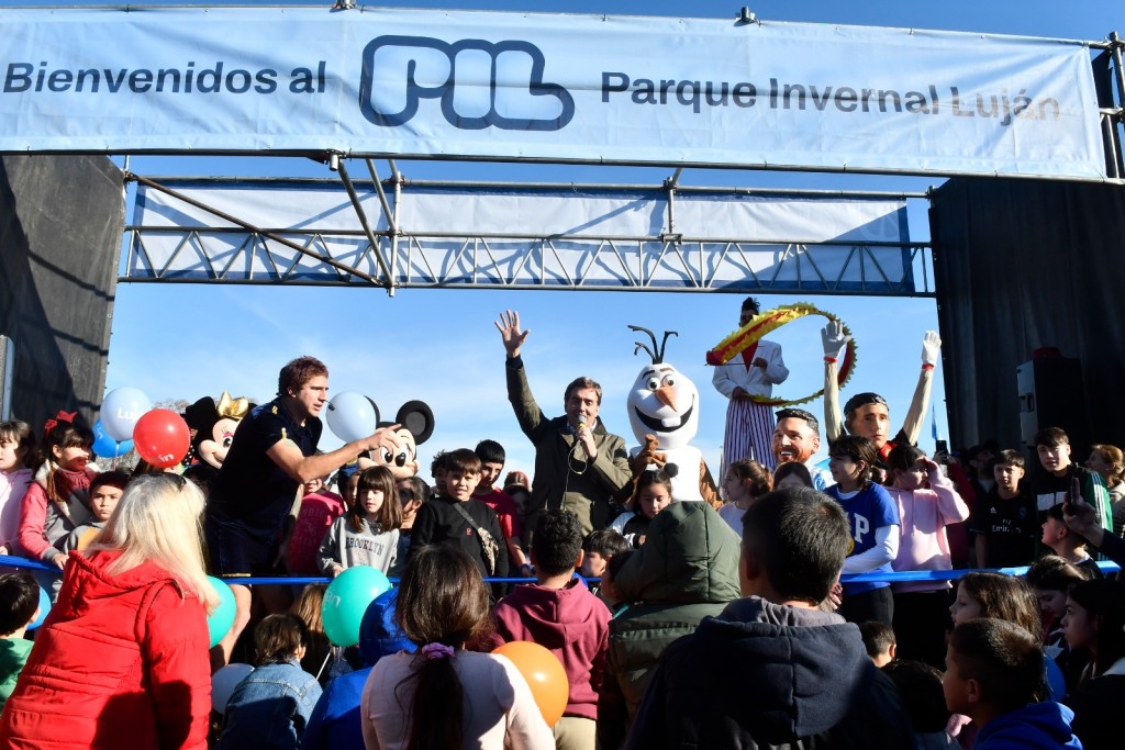 Quedó inaugurado el Parque Invernal en una hermosa jornada con cientos de niños y niñas. 