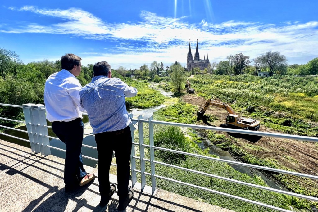 Comenzaron las obras de readecuación del cauce del río Luján en la zona urbana