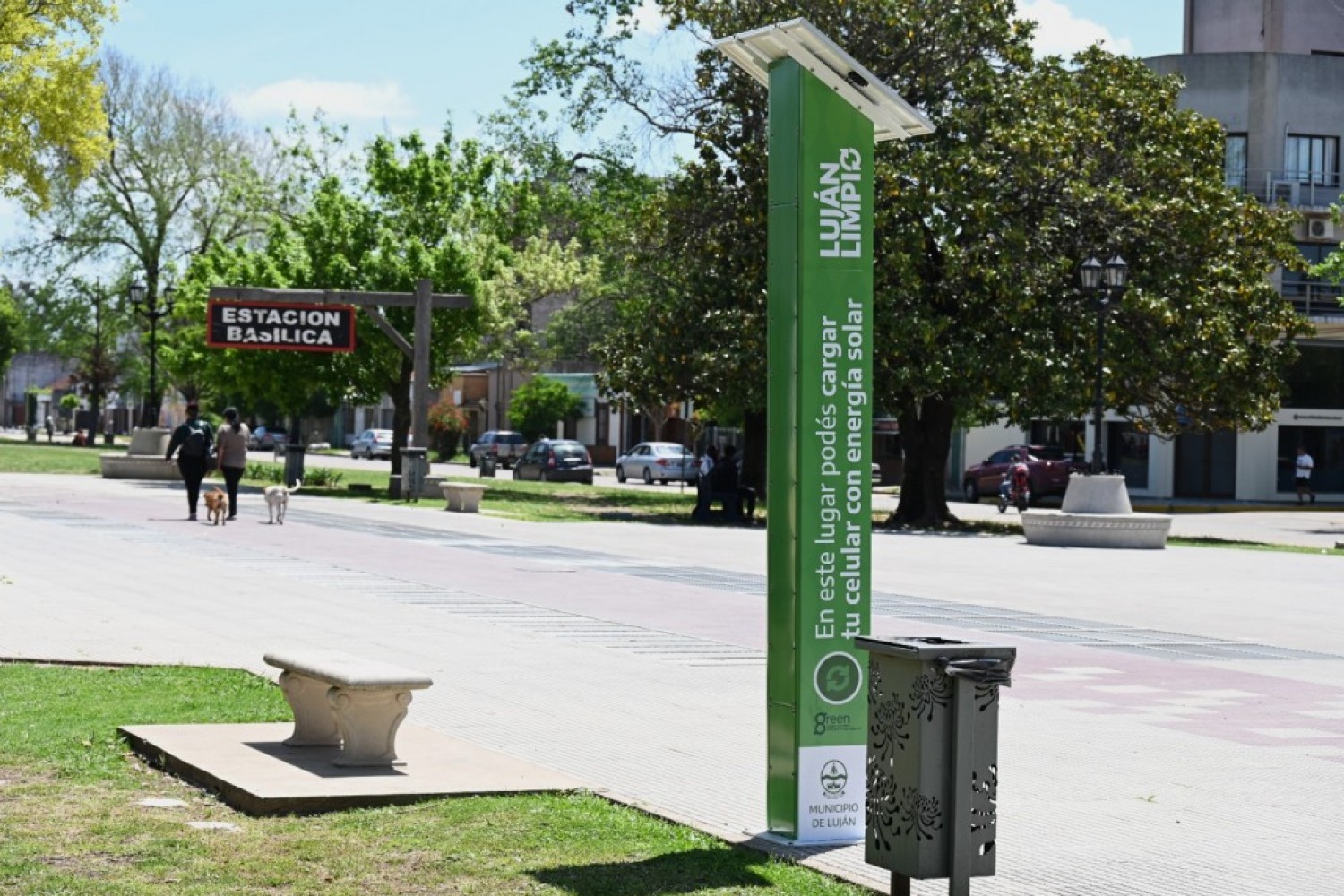 El Municipio instala tótems para recarga de celulares en espacios públicos