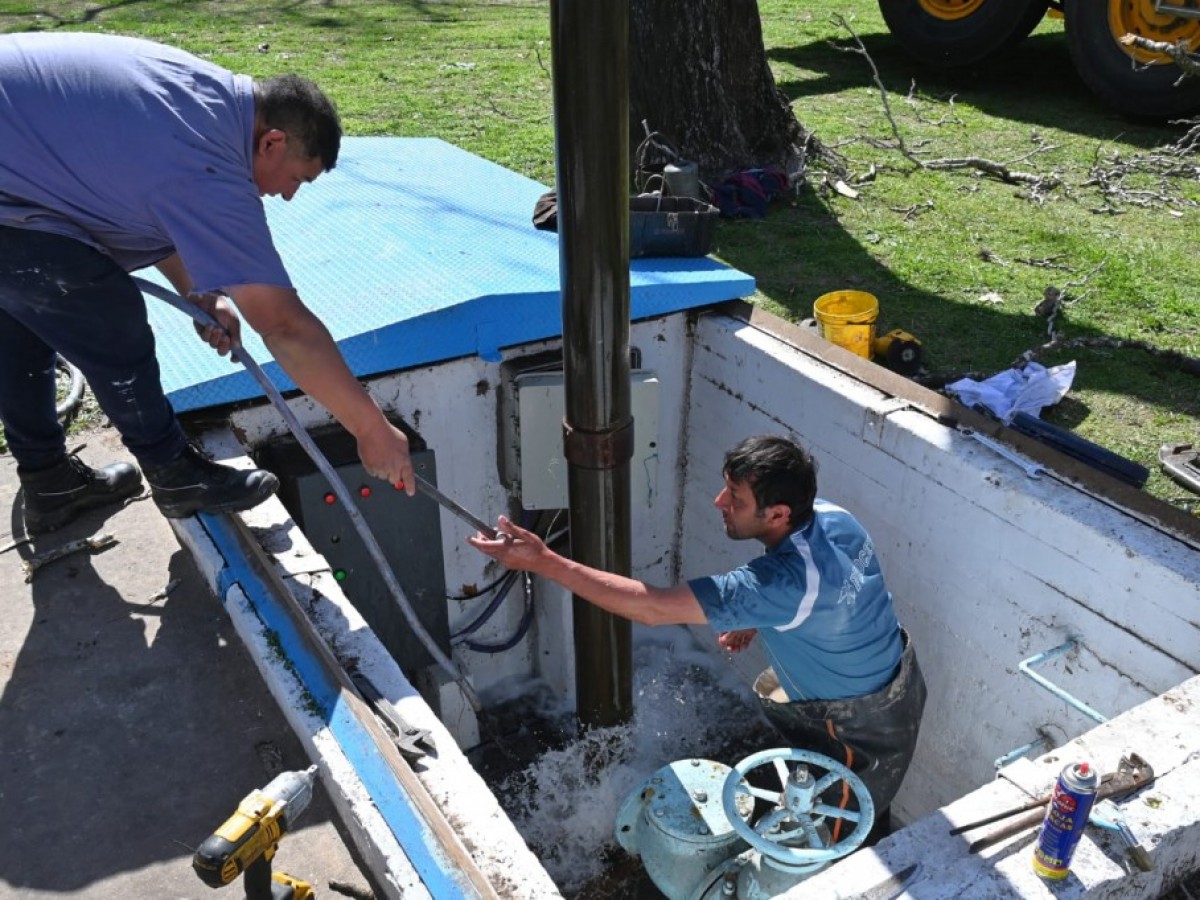 Servicios Sanitarios: trabajos de mantenimiento en una bomba de extracción