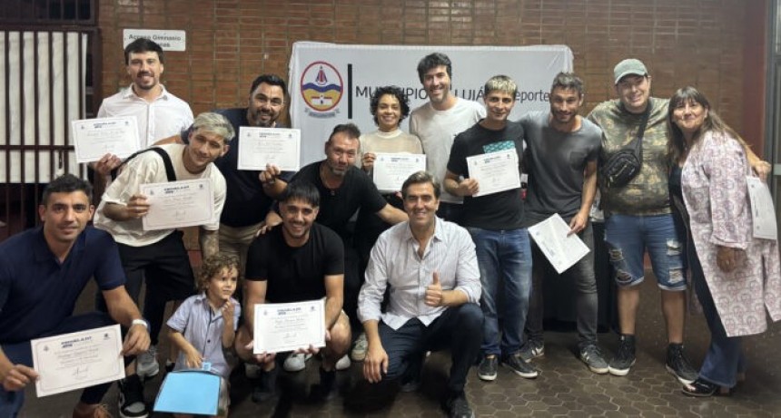  Finalizó el primer nivel de la carrera oficial de Director Técnico de Fútbol