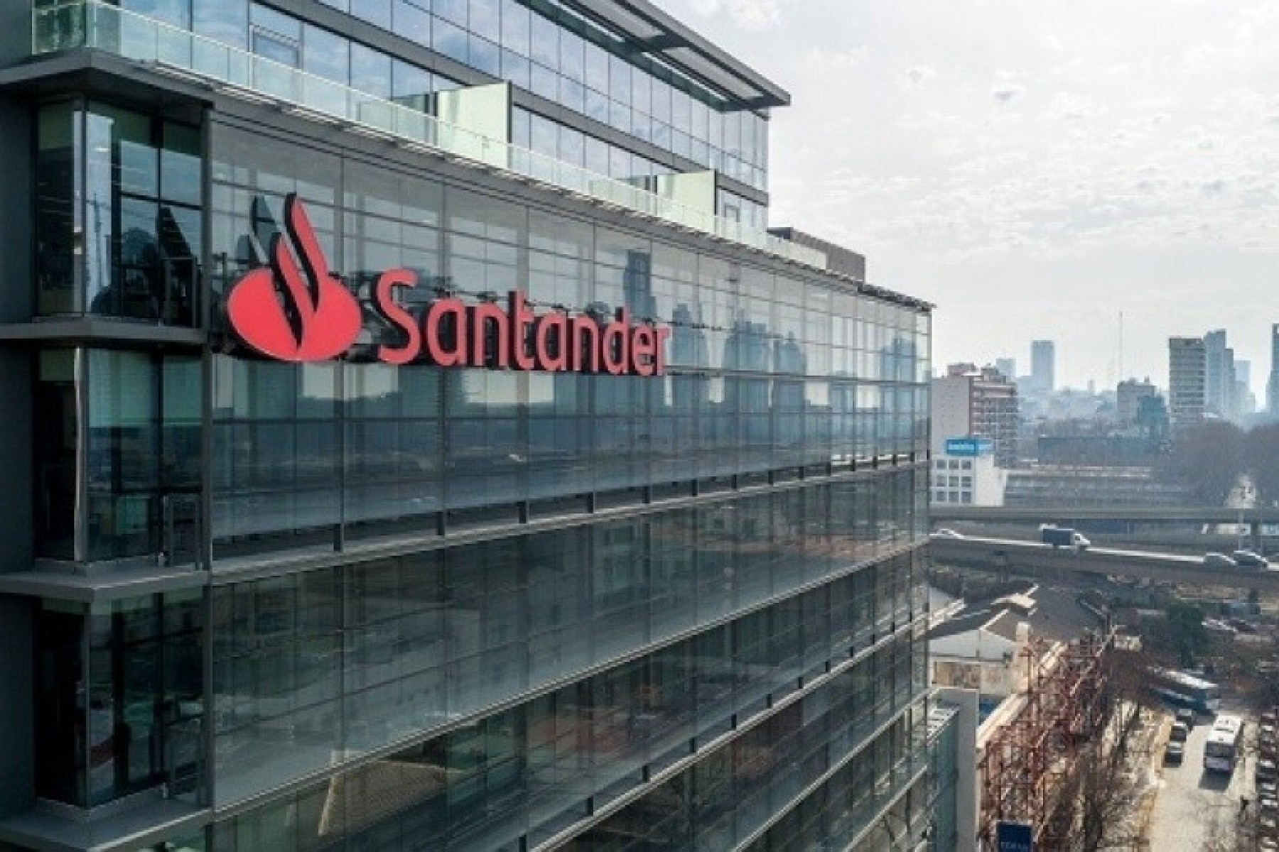 Santander volvió a liderar las colocaciones de deuda en el mercado de capitales